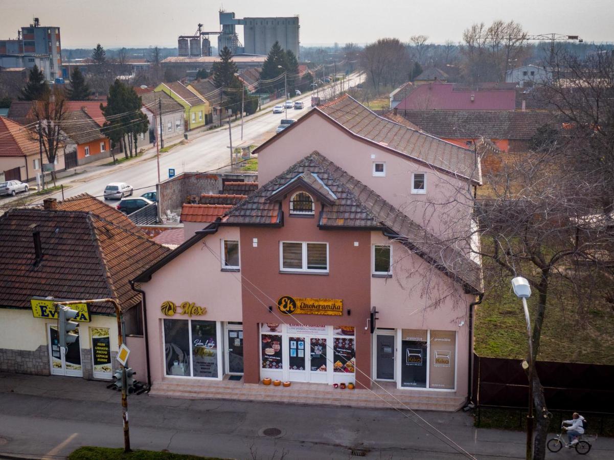 Kiko Apartmani Zrenjanin Exterior photo